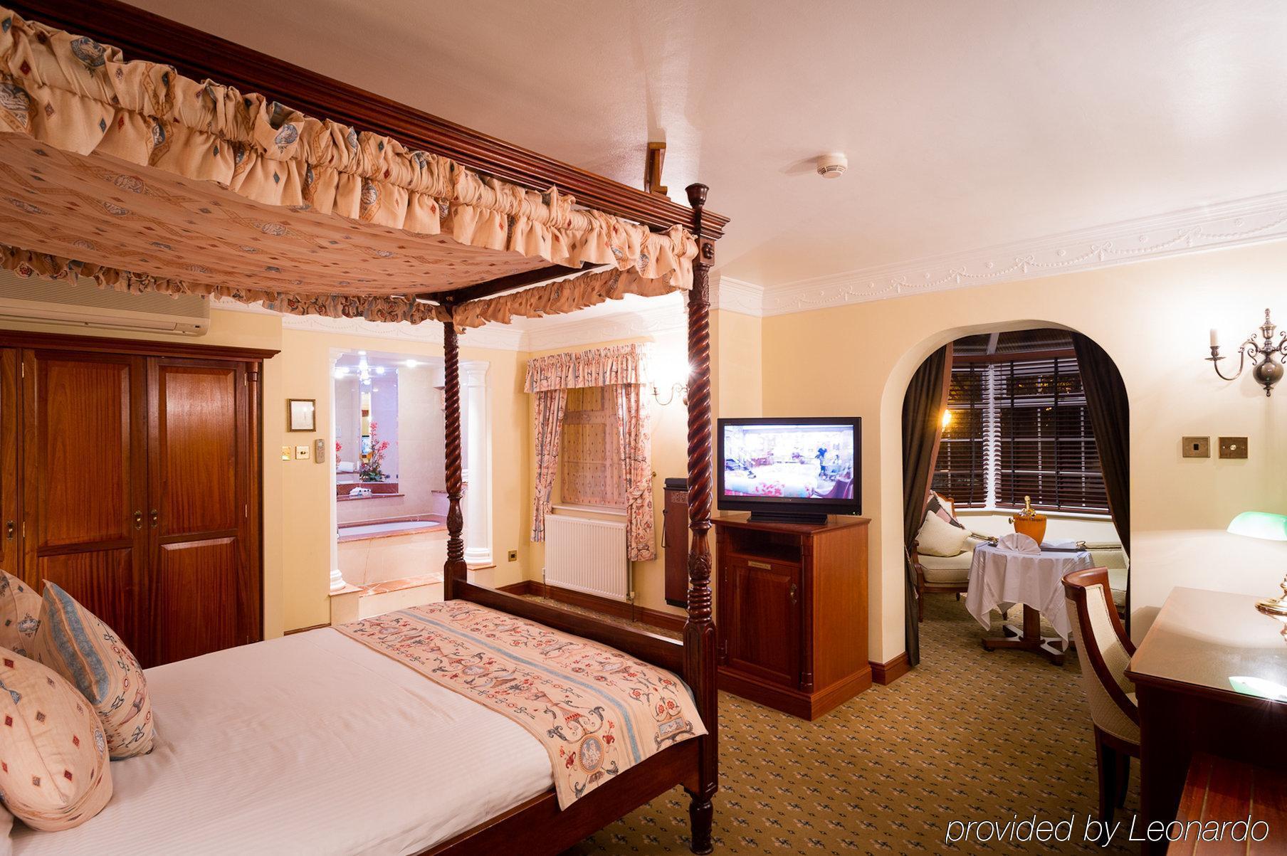 The Royal Chace Hotel Enfield Chambre photo