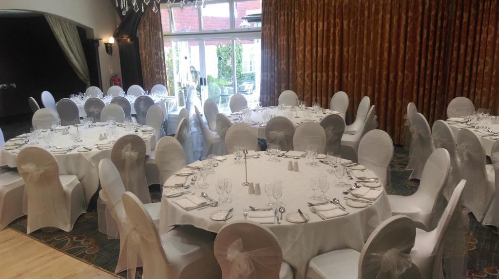 The Royal Chace Hotel Enfield Extérieur photo