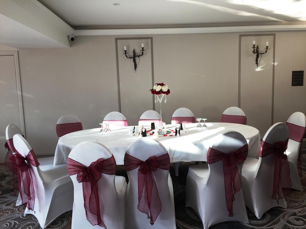 The Royal Chace Hotel Enfield Extérieur photo